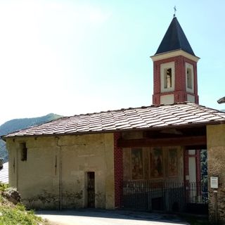 La cappella dedicata alla Madonna del Carmelo ad Ostana in borgata Ciampetti