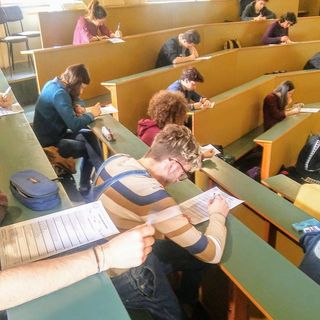 Due studentesse del Cocito di Alba sul podio delle Olimpiadi delle Neuroscienze piemontesi: le attende la finale nazionale