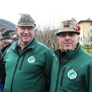 Due componenti del gruppo Alpini beinettese