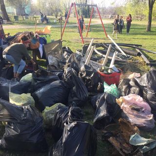 Due immagini dalla giornata ecologica di sabato scorso (dalla pagina Fb del Collettivo Mononoke) Due immagini dalla giornata ecologica di sabato scorso (dalla pagina Fb del Collettivo Mononoke)