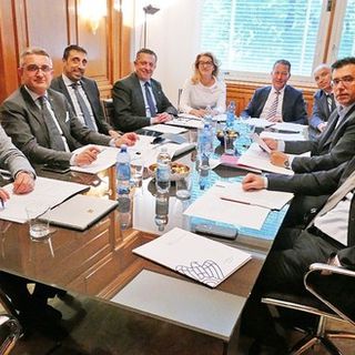 E se il “Patto per lo Sviluppo” diventasse il “tavolo di idee” per iniziare a pensare alla riapertura?