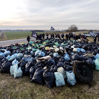 Anche in Granda, per la Giornata Mondiale della Terra, l'onda blu di Plastic Free