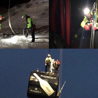 Corde e imbraghi per evacuare i passeggeri della cabinovia di Prato Nevoso: ecco come interviene il Soccorso alpino (FOTO)