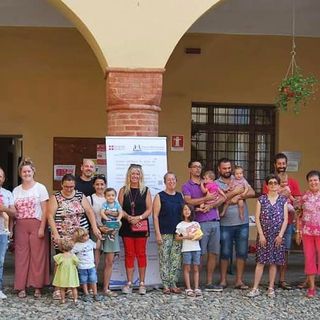 Donati ieri a Revello i libri ai bimbi nati nel 2022