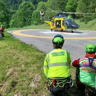 L'elisoccorso nella piazzola alle Terme di Valdieri
