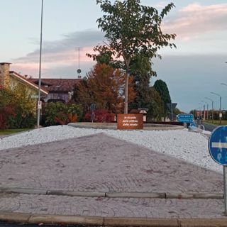 Cervasca, la famiglia Cesana regala al Comune una rotonda intitolata alle vittime della strada