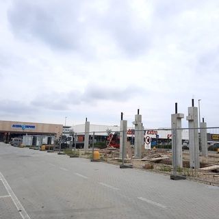 I lavori nell'area L2 Pignari, dove potrebbe aprire Burger King