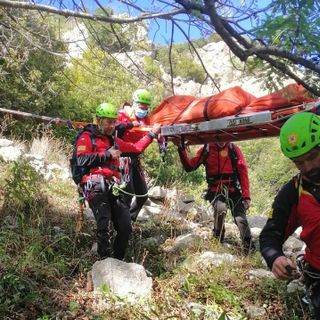 Valle Gesso, Soccorso Alpino e Speleologico all'opera per una 55enne ligure