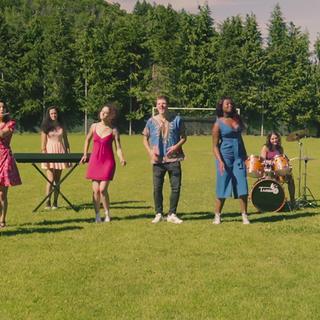 Un fotogramma del video di "Saber Decalé" - Foto da Facebook