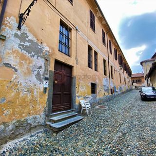 Lo stabile che ospita i locali della comunità Papa Giovanni XXIII