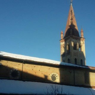 Saluzzo, la sovrapposizione dell’ombra della Torre all’interno del campanile di San Giovanni
