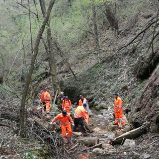 L'intervento degli Aib di ieri lungo il Rio Serro
