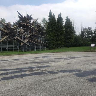 Cuneo: nuove scritte e svastiche davanti al Monumento della Resistenza