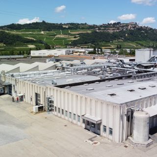 Lo stabilimento Sublitex di strada Tagliata ad Alba Lo stabilimento Sublitex di strada Tagliata ad Alba