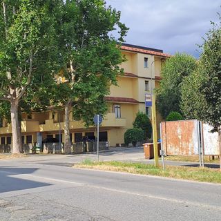 La strada provinciale di Verzuolo all'intersezione con via IV Novembre che porta al polo scolastico sulla collina