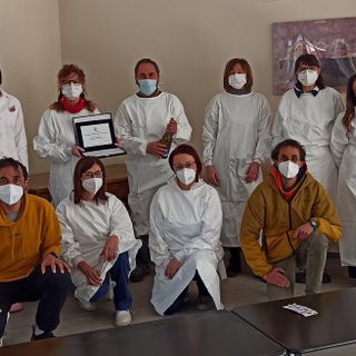 I sanitari insieme ai gemelli Dematteis