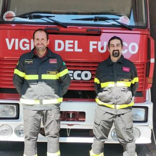 Il nuovo capo distaccamento Marco Colombo con il suo vice Luca Patrone Il nuovo capo distaccamento Marco Colombo con il suo vice Luca Patrone