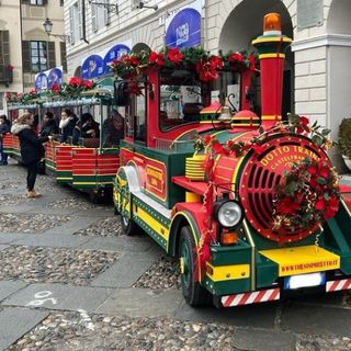 A Ceva ritorna il trenino di Natale del Banco Azzoaglio accompagnato da musica e caldarroste
