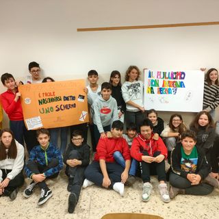 Ceva, gli alunni delle scuole medie in campo contro l'indifferenza e il bullismo