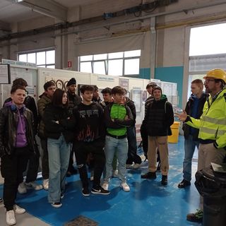 Il “Cigna” in visita all’AEROVAC Composite One di Mondovì