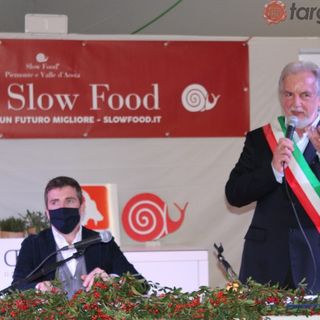 Villanova Mondovì: la nona edizione di BEE nel segno della cultura e dell’attualità - In foto il vicesindaco Pianetta e il sindaco Turco in un momento della scorsa edizione