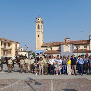 A Piozzo la grande festa alpina con la sfilata in paese dei muli del reparto salmerie [FOTO]