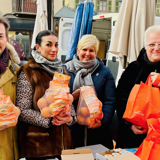 Mille e cinquecento euro per la ricerca sul cancro con le arance dell'Airc