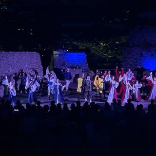 Taggia, l’estate va in scena: una stagione teatrale da record tra Castello, centro storico e Arma (Video) Taggia, l’estate va in scena: una stagione teatrale da record tra Castello, centro storico e Arma (Video)