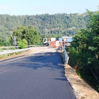 In corso la bitumatura al cavalcaferrovia della provinciale &quot;Valle Mongia&quot;