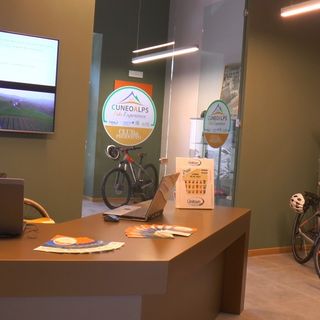 Nella nuova Casa del Turismo di Cuneo trova spazio la prima Bike Room regionale (VIDEO)