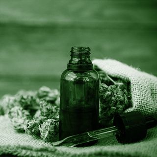 Guida alla scelta di prodotti cosmetici con CBD: cosa cercare e cosa evitare