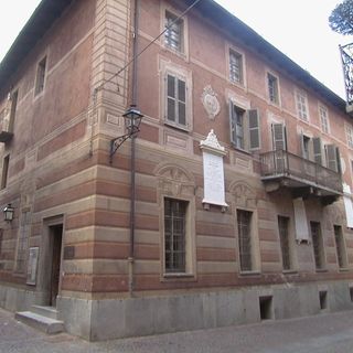 Scuola di Pace Boves: rinviato l'incontro con il giornalista Davide Demichelis Scuola di Pace Boves: rinviato l'incontro con il giornalista Davide Demichelis