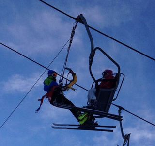 “Pianificata immediatamente l’interruzione dell’impianto, ma lo scarrucolamento ha vanificato le operazioni”: così la Prato Nevoso spa