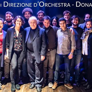Il gruppo d allievi dell'Accademia Direzione d'Orchestra con il maestro Donato Renzetti