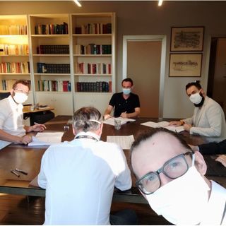 La firma dell'atto notarile per la costituzione di GD System srl