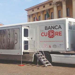Cuneo apre il "truck tour" della Banca del Cuore: controlli gratuiti in piazza Galimberti