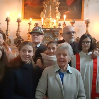 Fotto di gruppo della famiglia Reyneri di Lagnasco, con padre Giuliano Selti Fotto di gruppo della famiglia Reyneri di Lagnasco, con padre Giuliano Selti