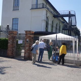 Saluzzo, Tapparelli, primi incontri al cancello della Residenza. Varato il progetto sperimentale "Incontriamoci nel parco"