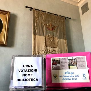 Saluzzo, l'urna per le schede dell'intitolazione della biblioteca civica