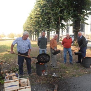 Saluzzo, residenza Tapparelli, momenti ella castagnata