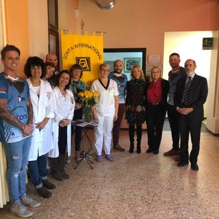 Zonta Saluzzo e NWR (North West Roosters )nel reparto di Oncologia di Saluzzo