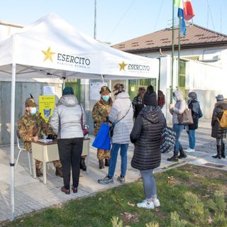 Il grazie di una lettrice per l'efficienza del centro vaccinale della Caserma Vian di Cuneo