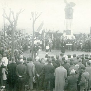 L'inaugurazione del monumento nel 1922