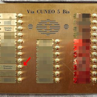 CR7 prende casa a Torino nel quartiere Aurora. Ma è l’ironia di via Cuneo