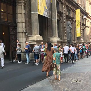 Cara cultura, quanto mi costi: nel 2023 è record di visitatori, ma ogni mese le famiglie piemontesi spendono 104 euro