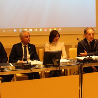 In crisi il settore dell'auto in Italia: l'appello dei rivenditori d'auto d'occasione, che contestano l'ecotassa (VIDEO) In crisi il settore dell'auto in Italia: l'appello dei rivenditori d'auto d'occasione, che contestano l'ecotassa (VIDEO)