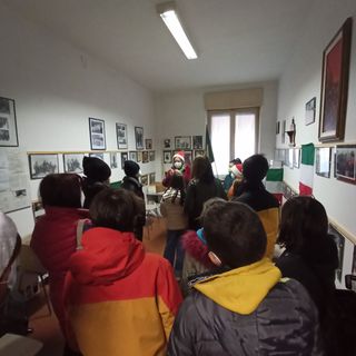 Caro partigiano ti scrivo: consegnati i libri ai ragazzi di Borgo Caro partigiano ti scrivo: consegnati i libri ai ragazzi di Borgo