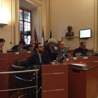 Al consiglio comunale di Bra si discute di servizio idrico, pagamenti ai fornitori e vaccinazioni