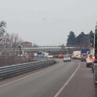 Fossano: tamponamento sulla rotonda di via Cuneo