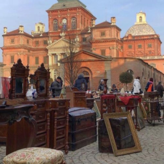 A Racconigi torna il mercato dell'antiquariato "Il Trovarobe"
